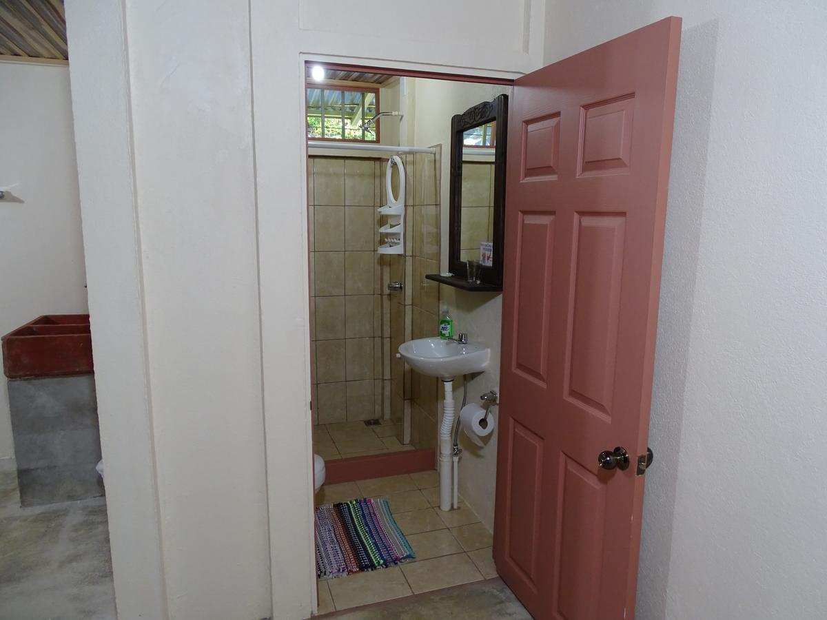 Hostel Osa Tucan Drake Drakes Bay Екстериор снимка